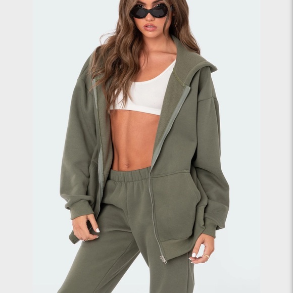 Edikted Sweaters - Edikted Sweatsuit